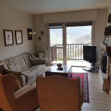 Apartamento Los Valles Хака Екстер'єр фото