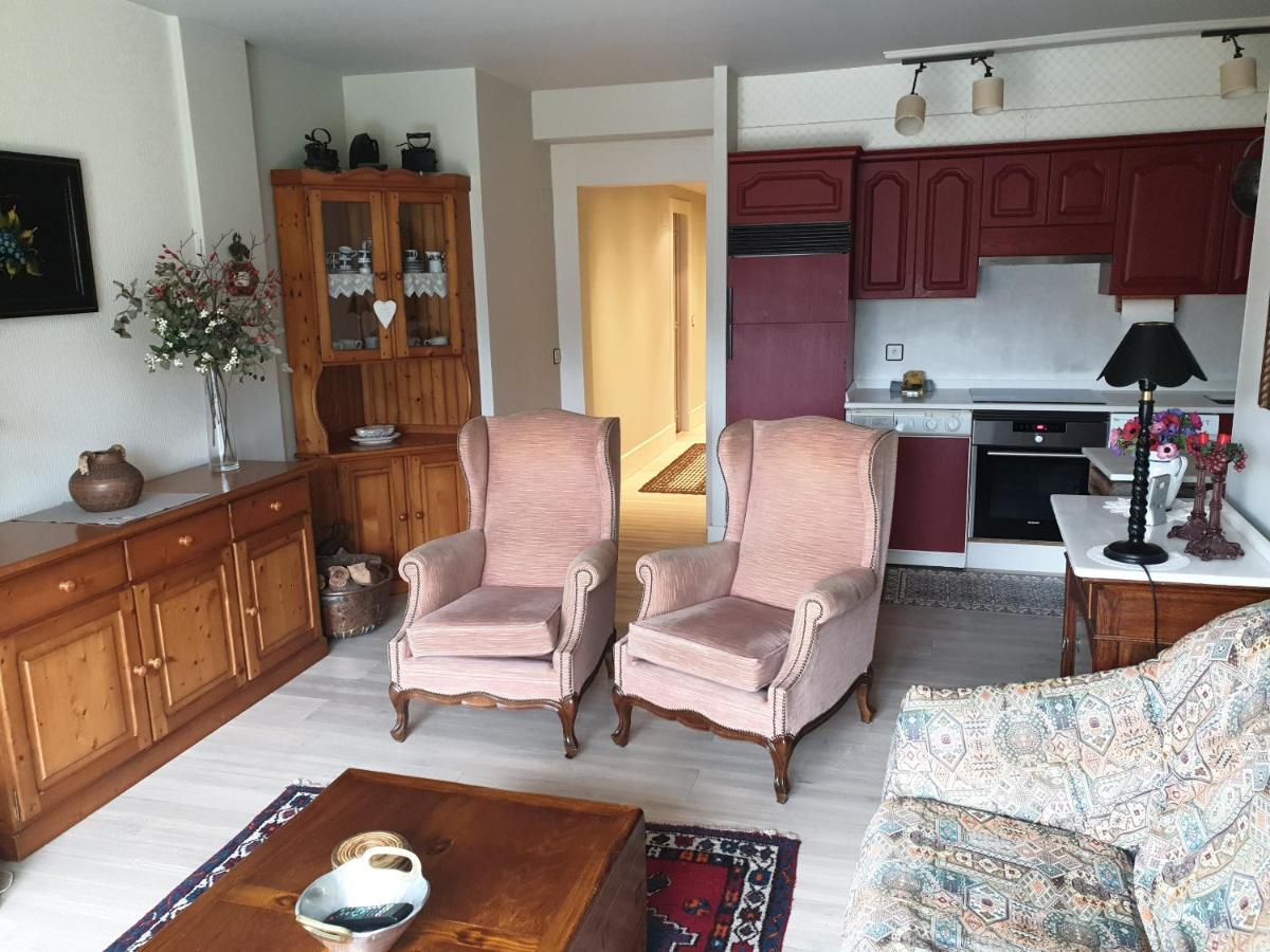 Apartamento Los Valles Хака Екстер'єр фото
