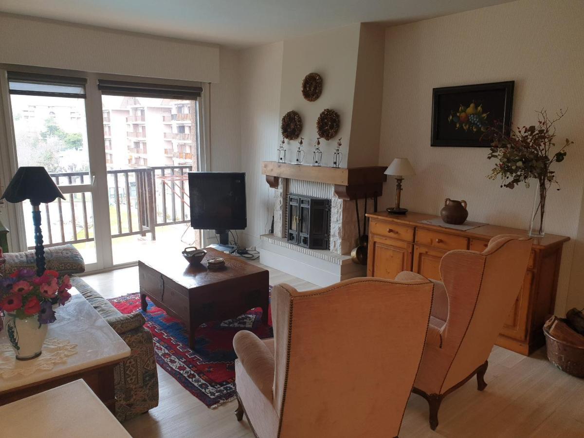 Apartamento Los Valles Хака Екстер'єр фото