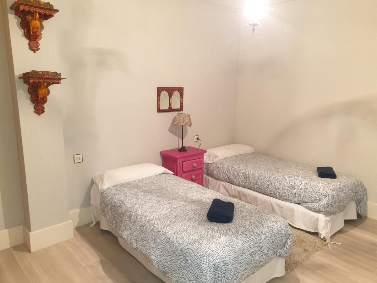 Apartamento Los Valles Хака Екстер'єр фото